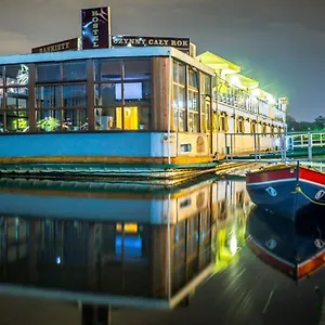  Vandrarhem The Boat - Hostel&chill